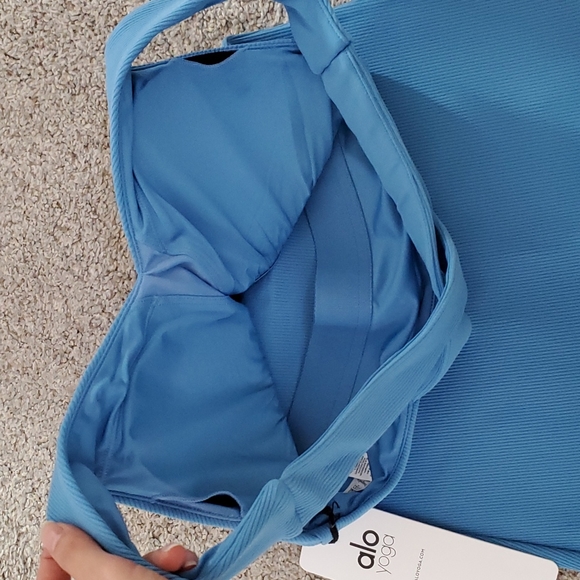 NWT Alo Yoga Elevate Tank - Picture 8 of 10